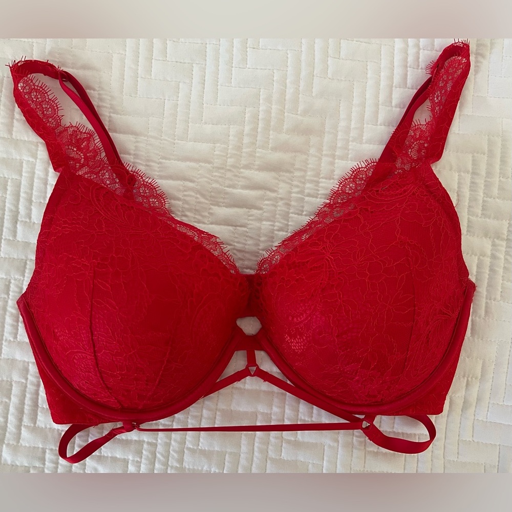 Victoria's Secret Sexy Scarlet Lace Bra